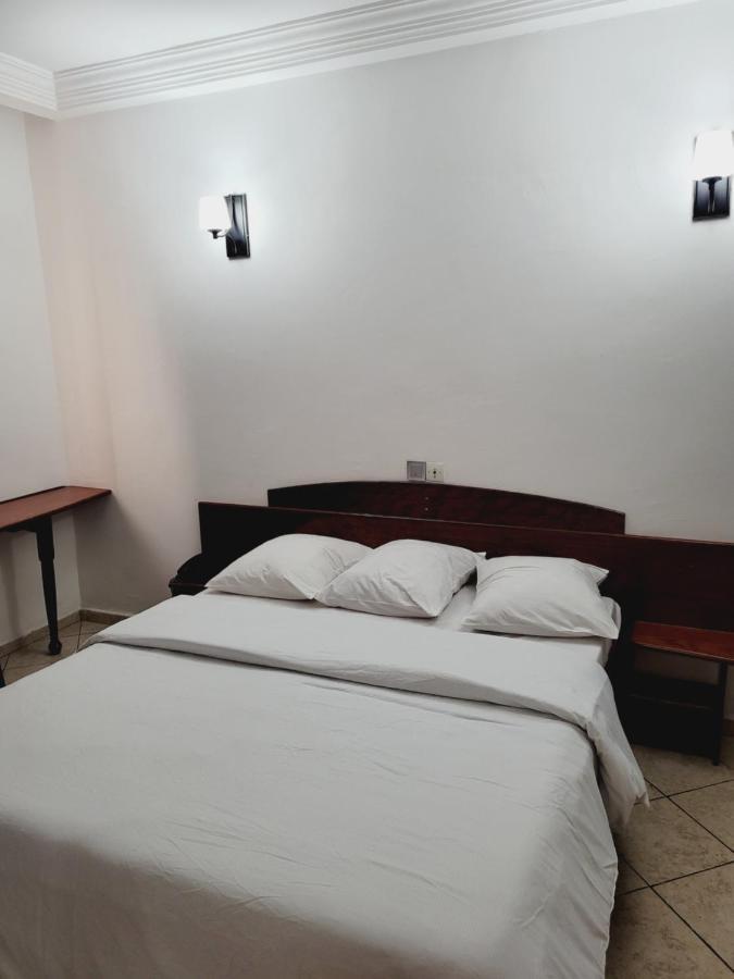 Hôtel Altitel Bafoussam Exterior foto