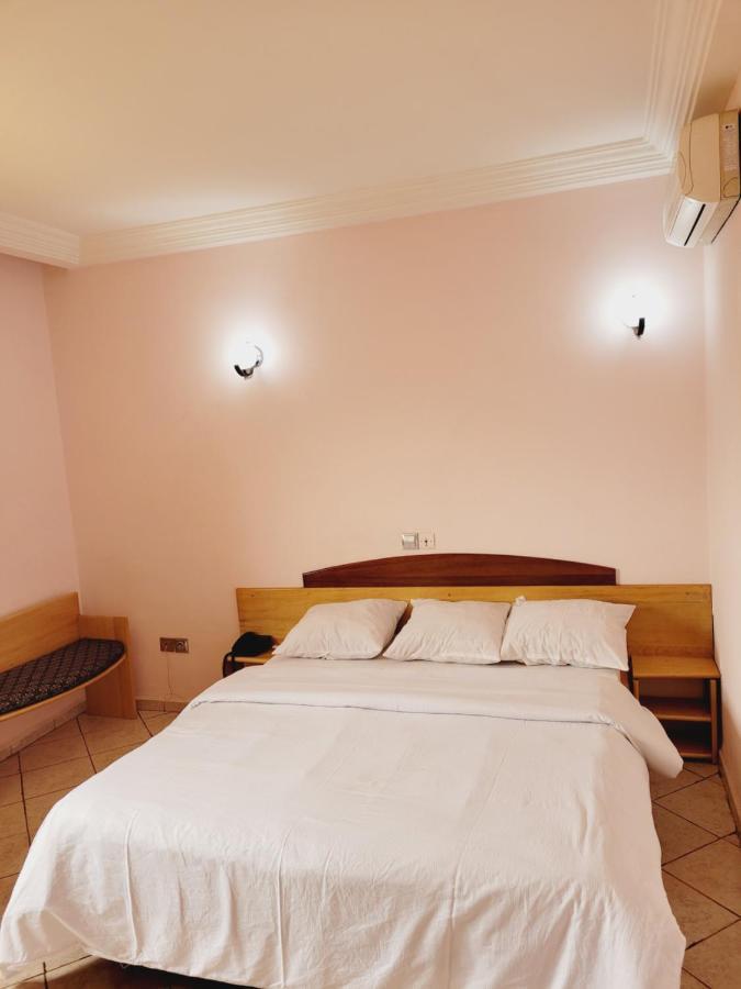 Hôtel Altitel Bafoussam Exterior foto