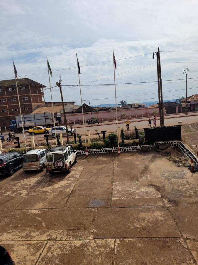 Hôtel Altitel Bafoussam Exterior foto