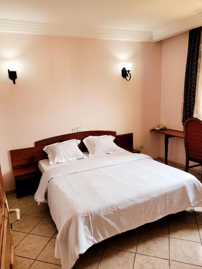 Hôtel Altitel Bafoussam Exterior foto